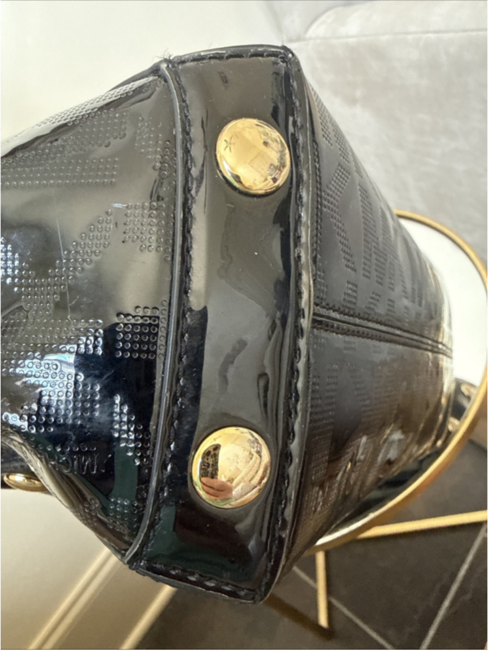 Michael Kors Black Patent Leather Shoulder Bag Gold Studded Logo Delancy - Picture 7 of 12